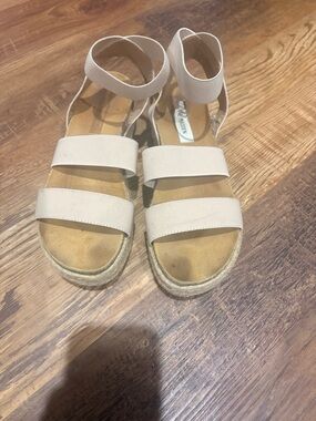 Steve Madden Beige/Cream Espadrille Ankle-Strap Sandals